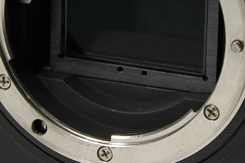 Detail of the lower edge of an installed Nikon VAF filter